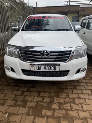 Toyota Hilux 2.5 D-4D 4X4 SRX 2010 White