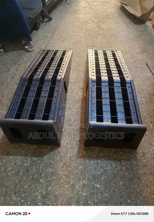 Heavy-Duty Plastic Auto Service Ramps