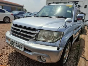 Mitsubishi Pajero 2006 Silver