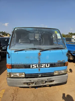 Isuzu ELF Light Truck Low Bed