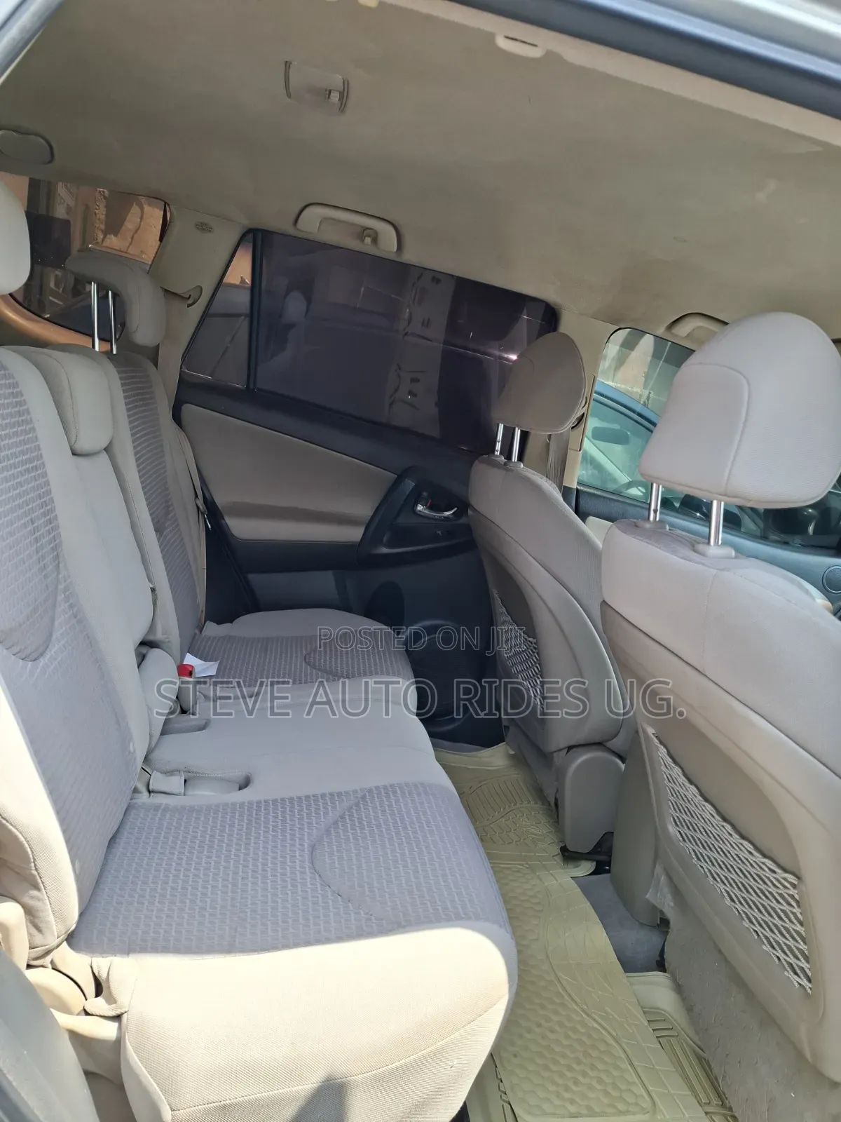 Toyota Vanguard 2010 Silver