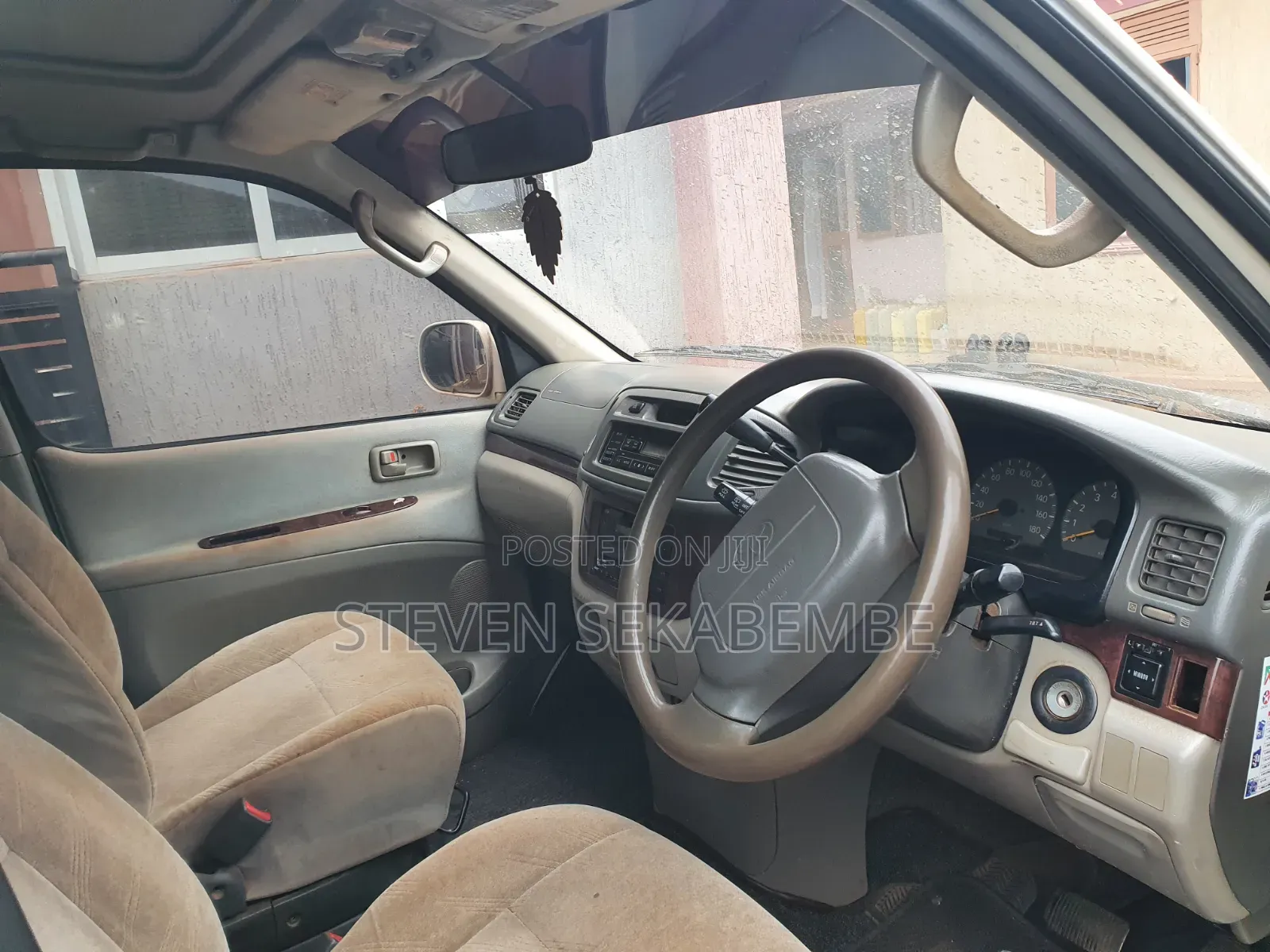 Toyota Regius 1998 White