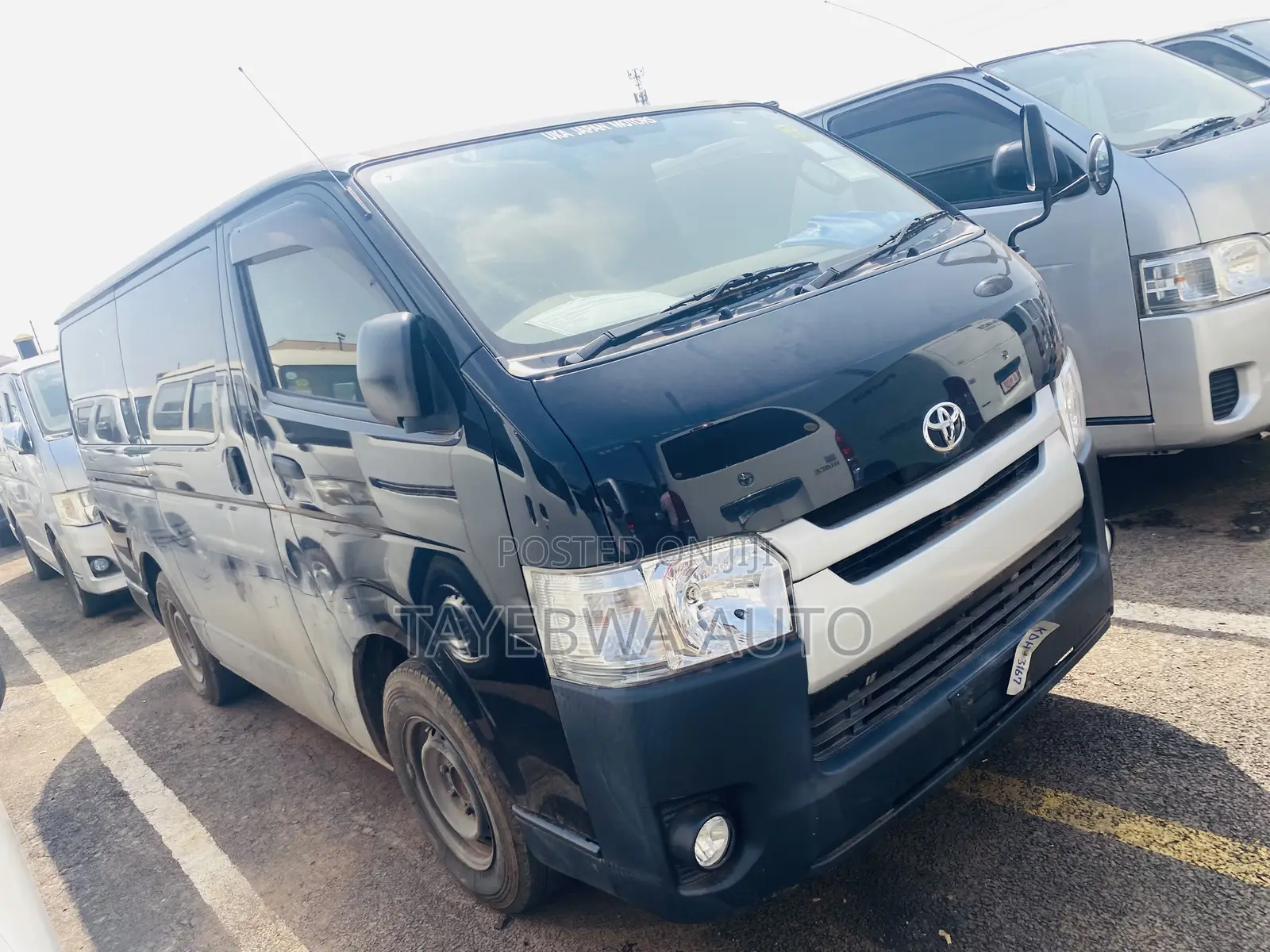 Toyota HiAce 2012 Black
