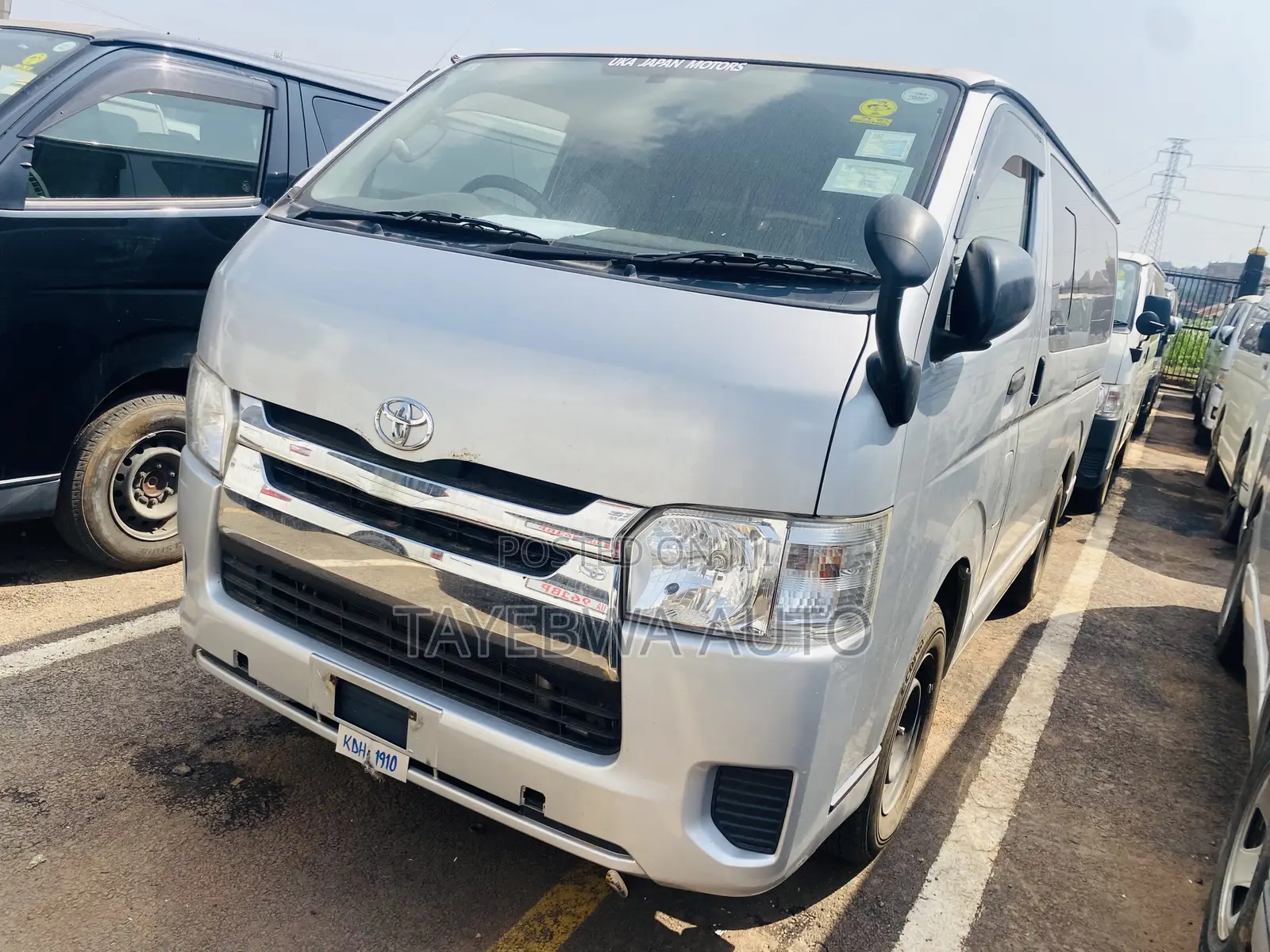 Toyota HiAce 2015 Silver