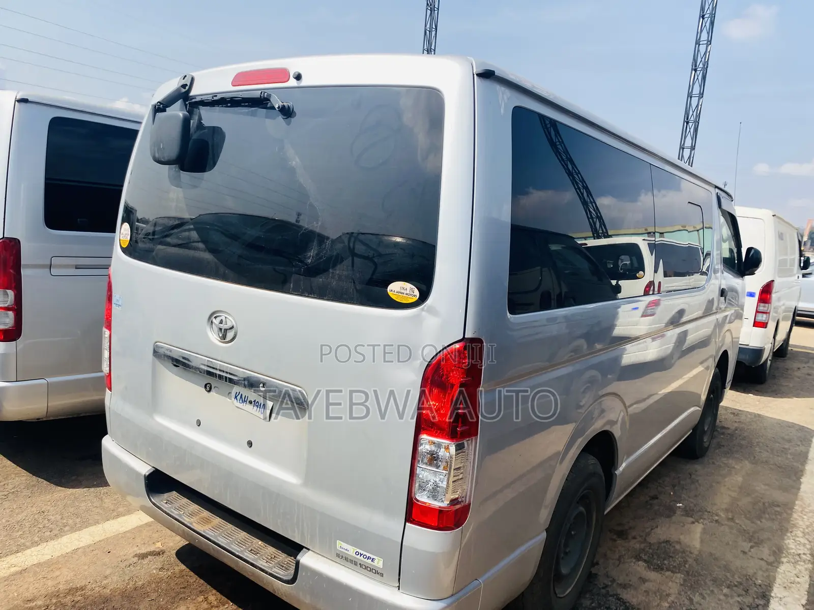 Toyota HiAce 2015 Silver