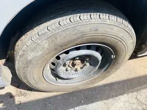 Toyota HiAce 2015 Silver