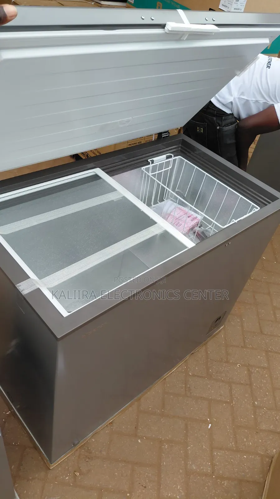 Hisense Freezer 310l