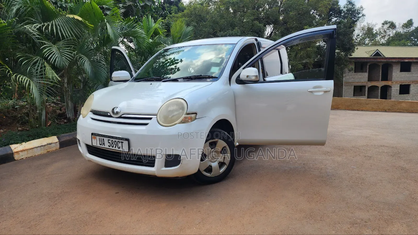 Toyota Sienta 2010 White