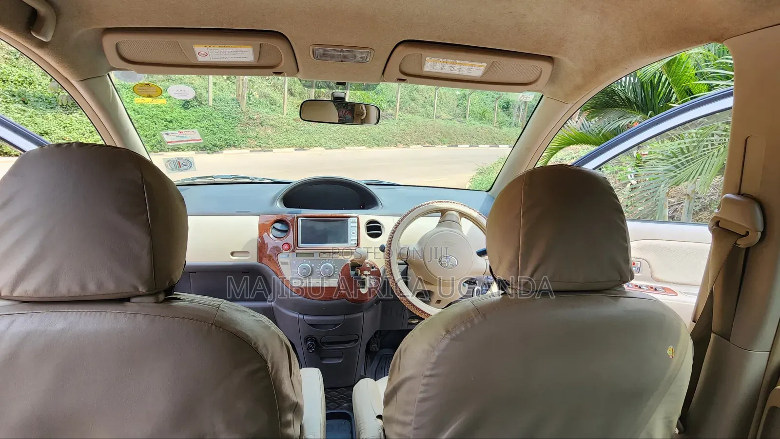 Toyota Sienta 2010 White