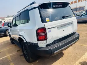 Toyota Land Cruiser 2024 White