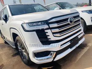 Toyota Land Cruiser 2023 White
