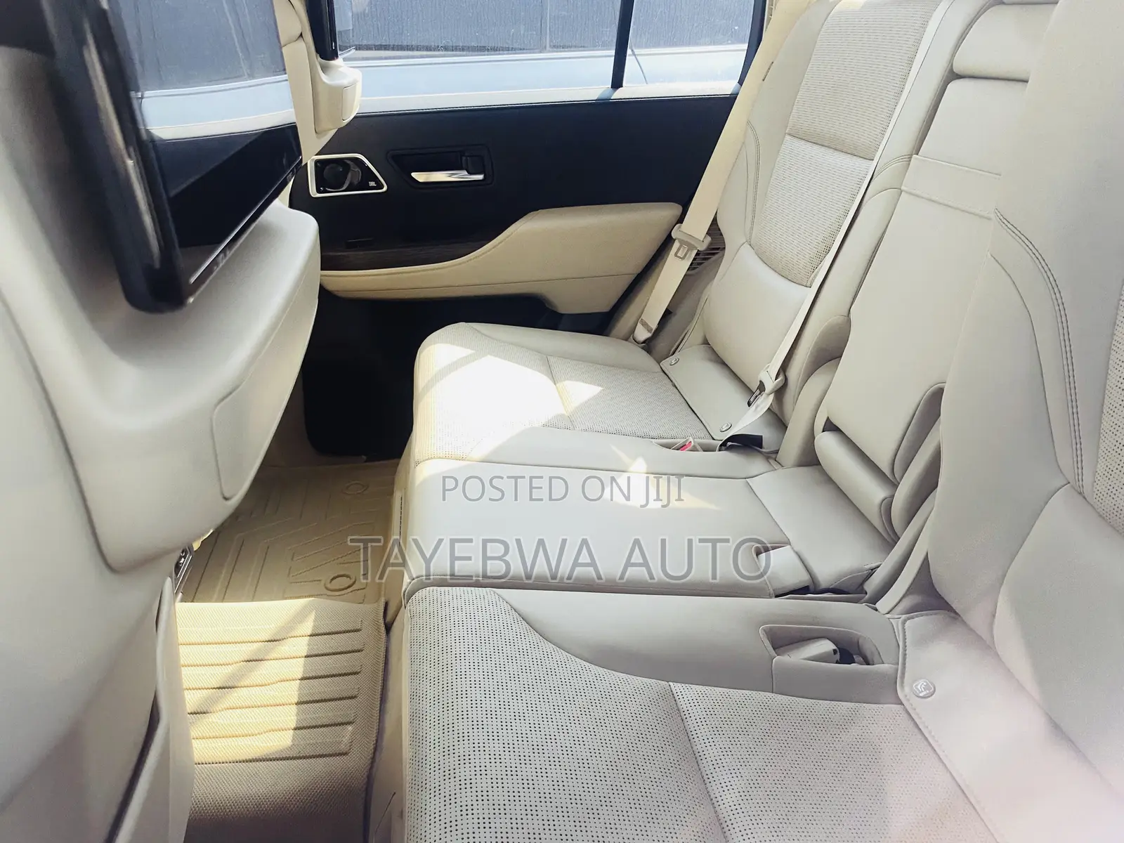 Toyota Land Cruiser 2023 White