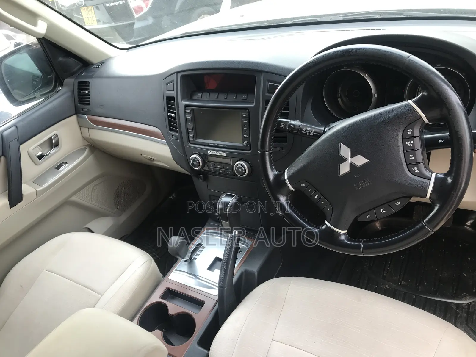 Mitsubishi Pajero 2012 White