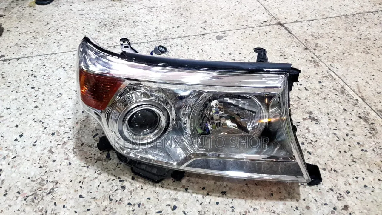 Landcruiser LC200 / J200 Headlamp 2014