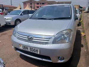 Toyota Raum 2008 Silver
