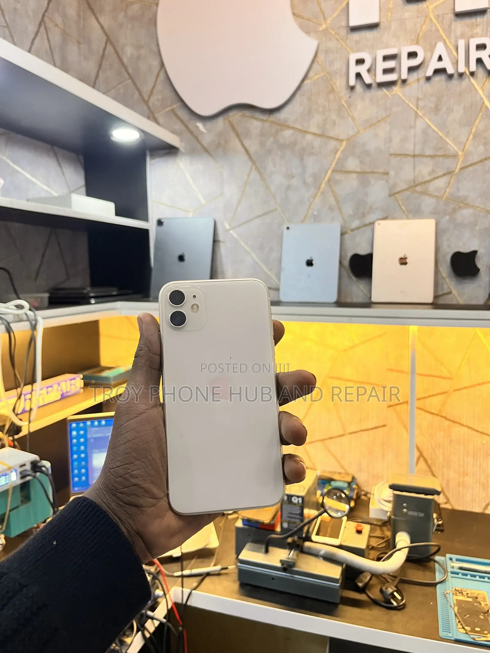 Apple iPhone 11 64 GB White