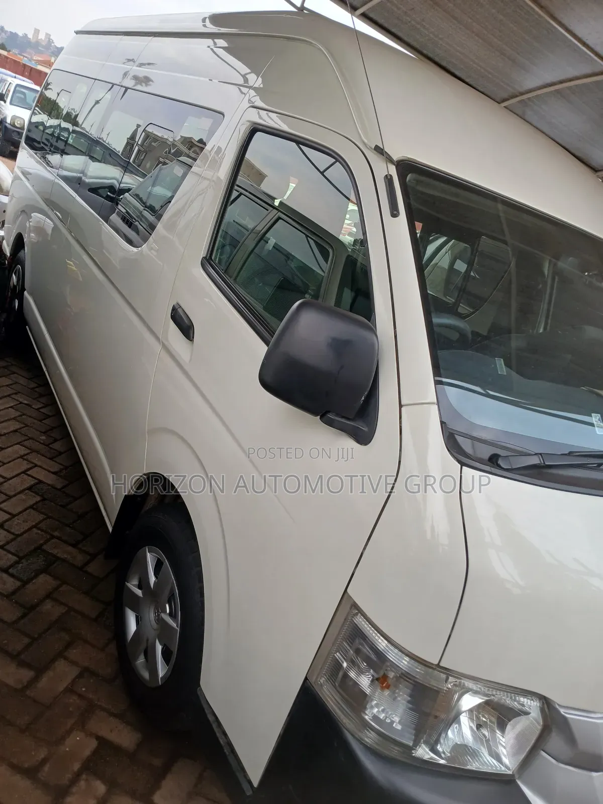 Toyota HiAce 2016 White