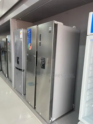 CHiQ 560Litres Side by Side Door Fridge With a Dispenser \\ CSS56NTIP3