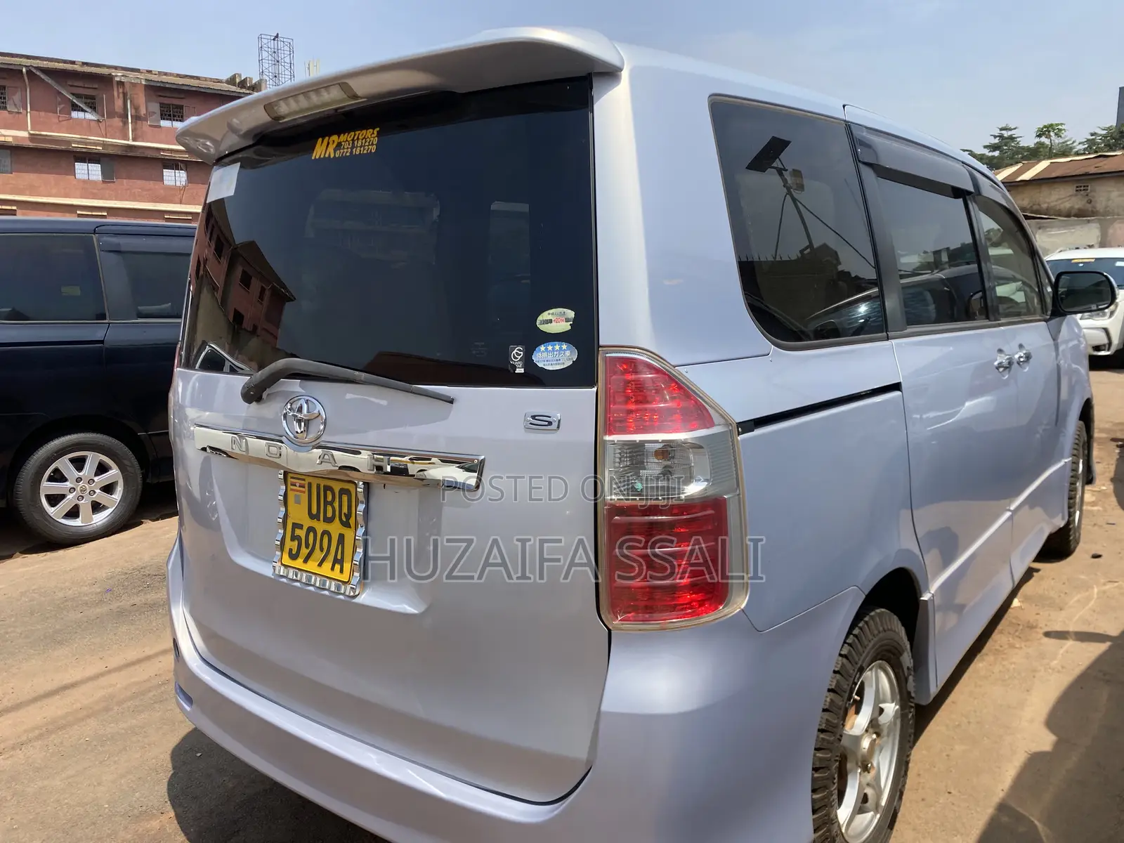 Toyota Noah 2010 Silver