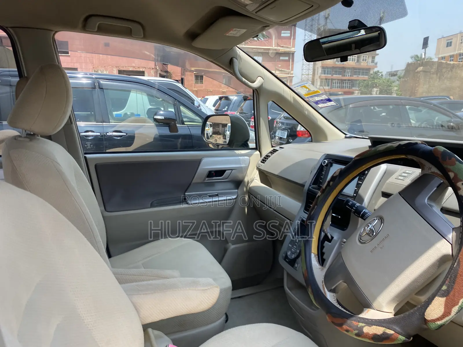 Toyota Noah 2010 Silver