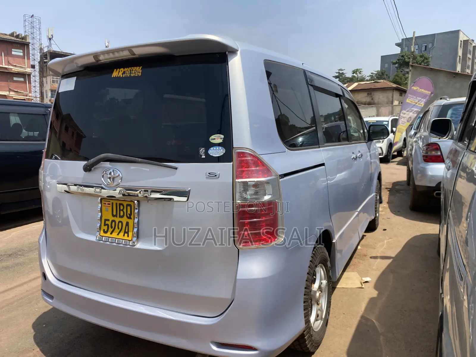 Toyota Noah 2010 Silver