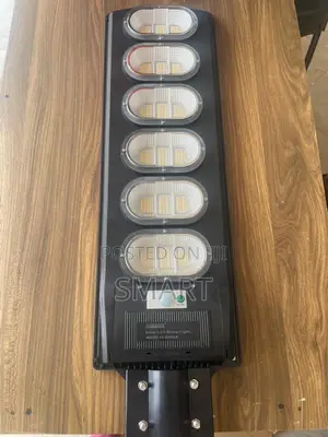 200W Solar LED Street Light – Ultra Bright