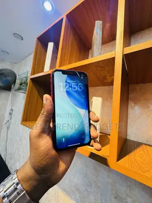 Apple iPhone 11 64 GB Red