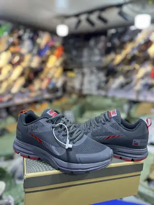 Nike Zoom Structure Grey/Red Performance Running Sneakers