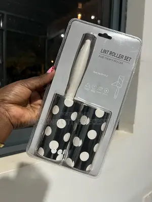 Polka Dot Lint Roller With 1 Extra Refill