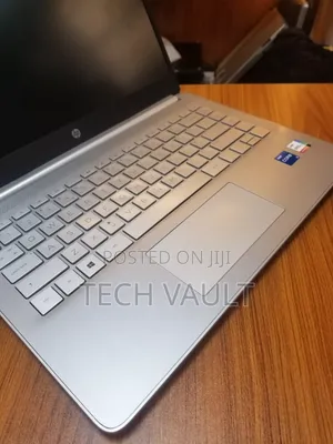 New Laptop HP 14S 8GB Intel Core i5 SSD 256GB