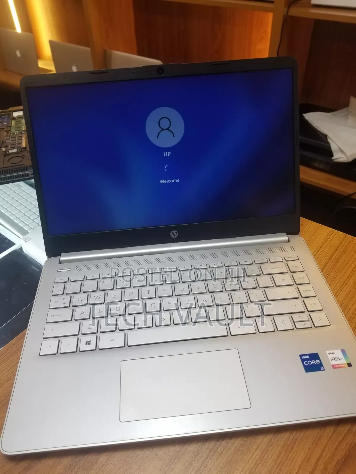 New Laptop HP 14S 8GB Intel Core i5 SSD 256GB