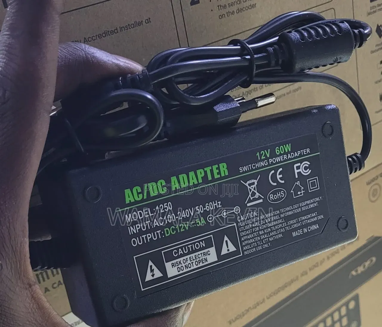 AC/DC Switching Power Adapter