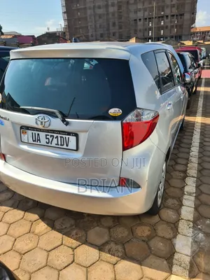Toyota Ractis 2012 Silver