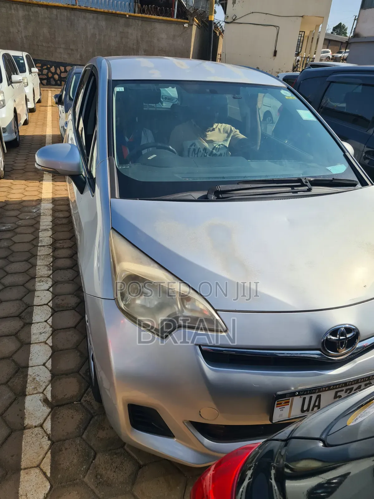 Toyota Ractis 2012 Silver