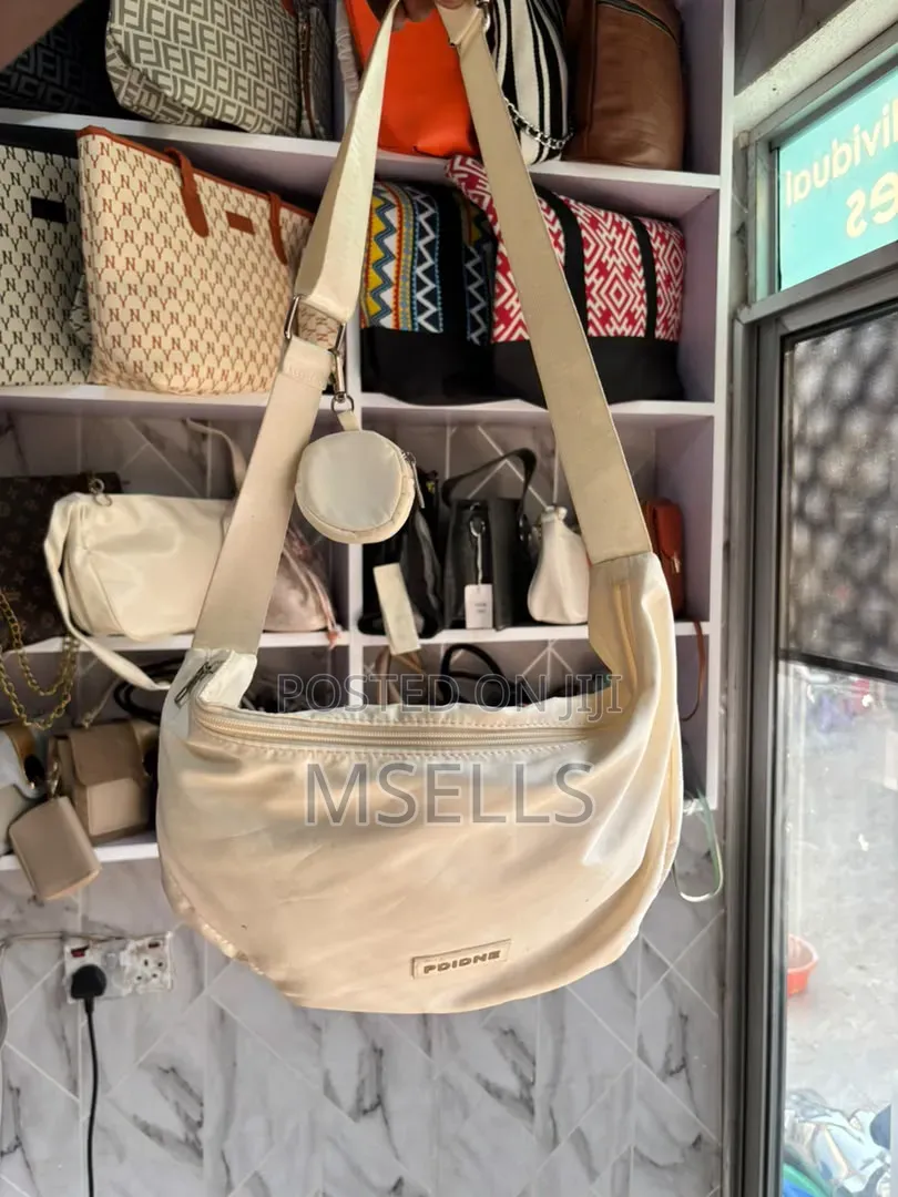 Shoulder Bag (Cream)