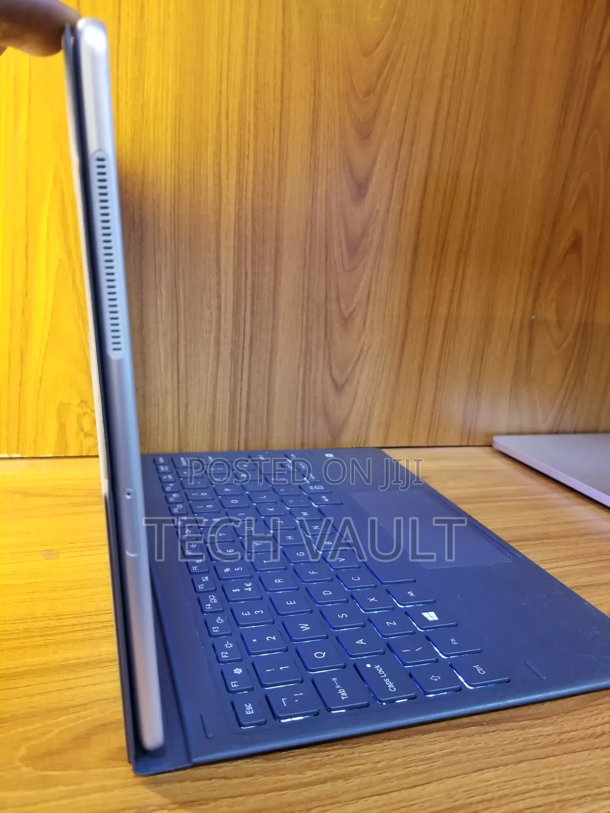 New Laptop Samsung Galaxy Book 2 4GB Intel Core i5 SSD 256GB