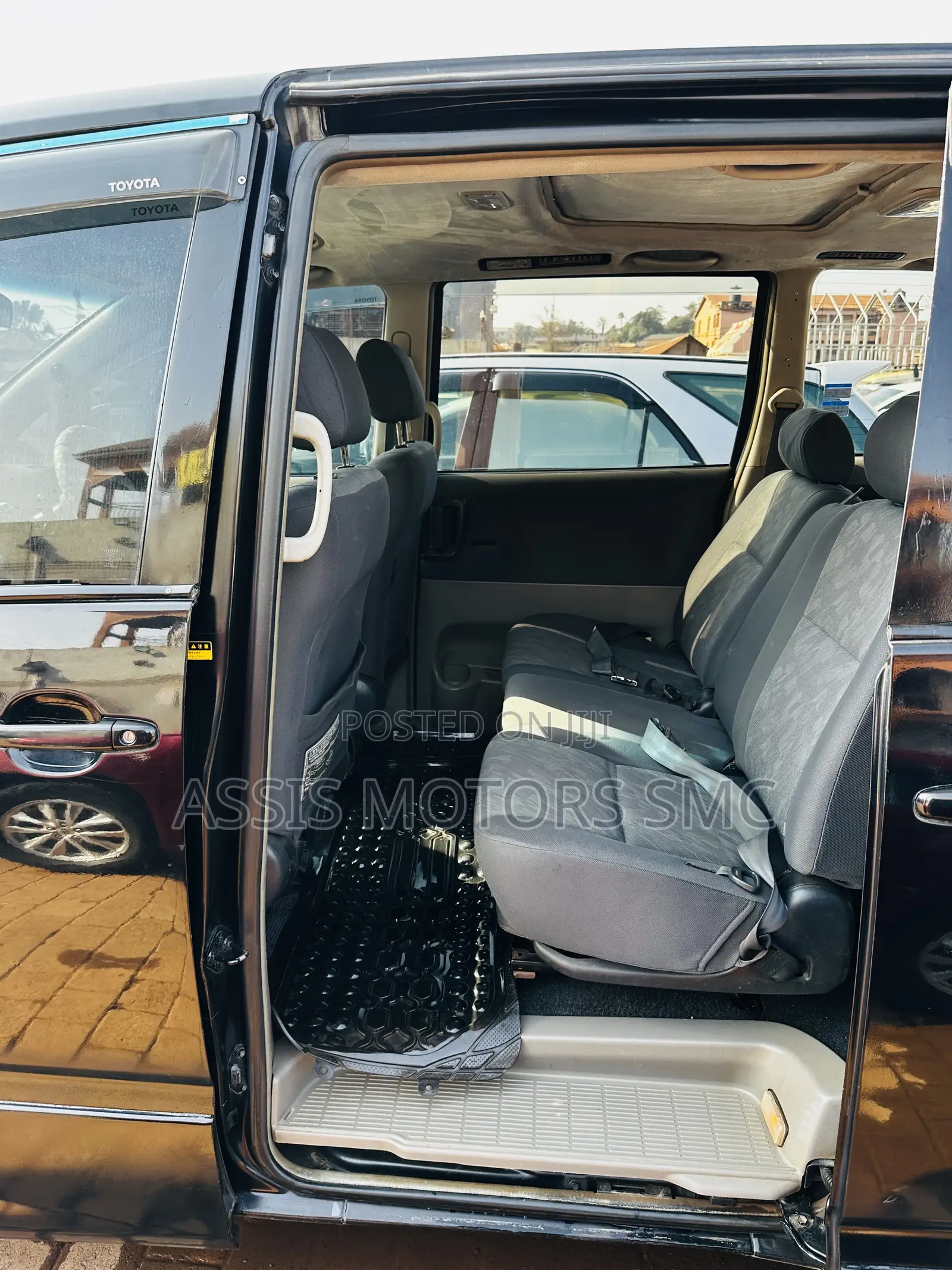 Toyota Noah 2012 Black