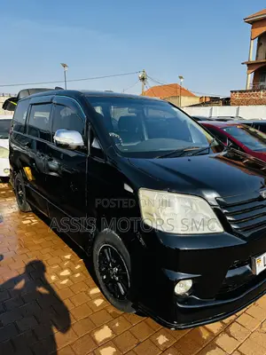 Toyota Noah 2012 Black