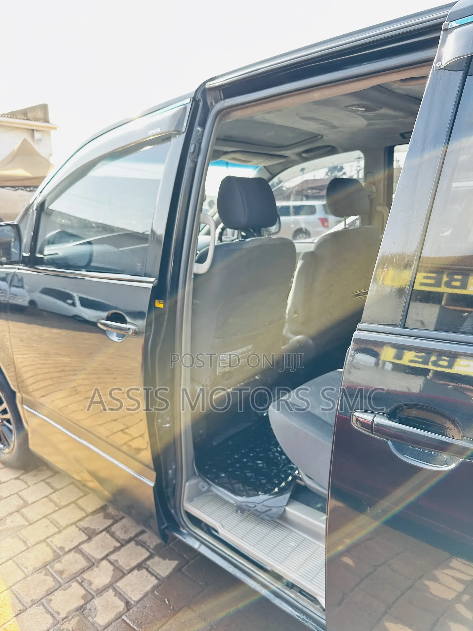 Toyota Noah 2012 Black