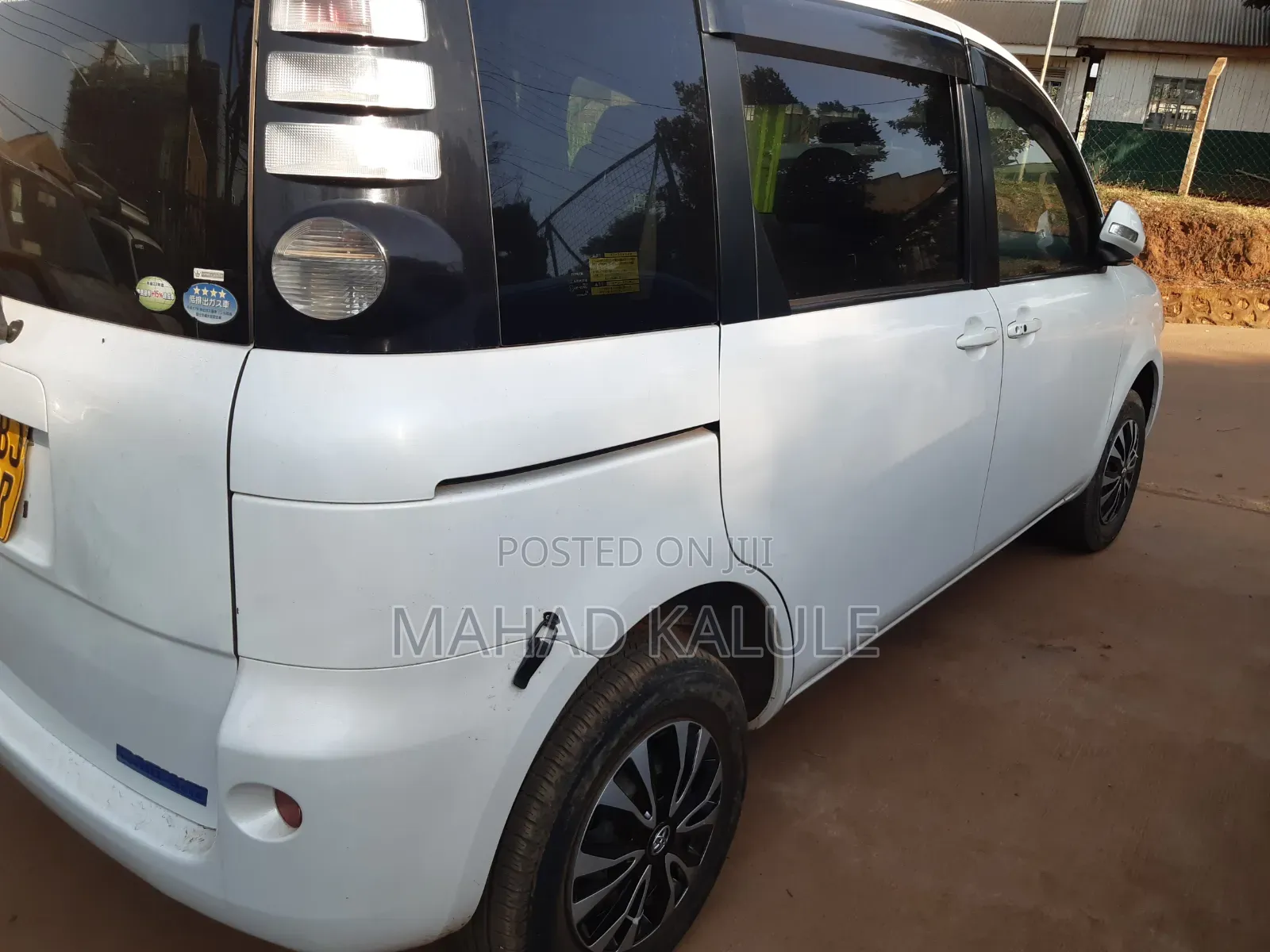 Toyota Sienta 2009 White