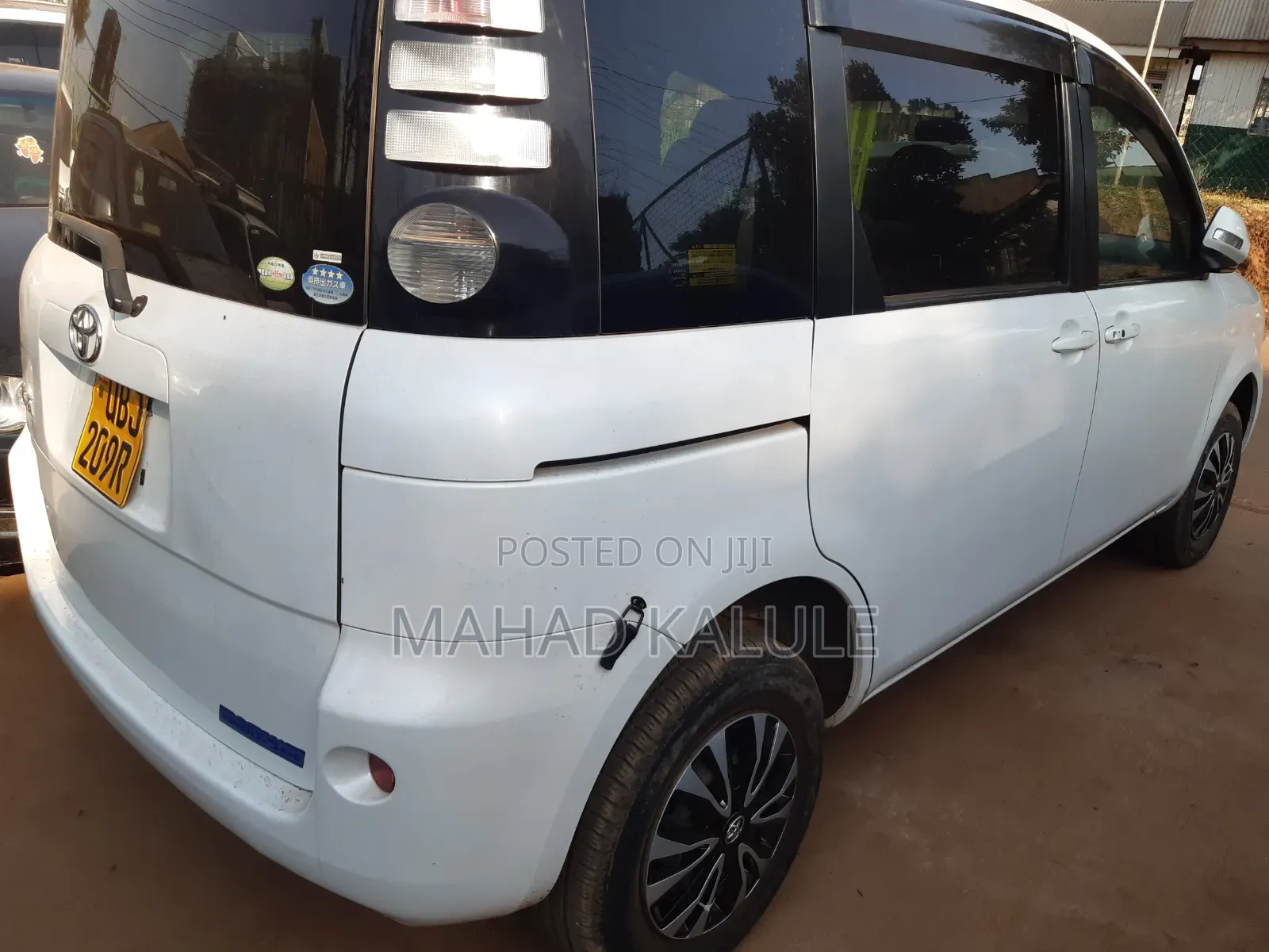 Toyota Sienta 2009 White