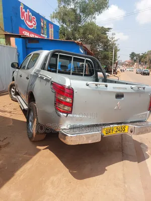 Mitsubishi L200 2015 Silver