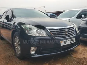 Toyota Crown 2012 Black