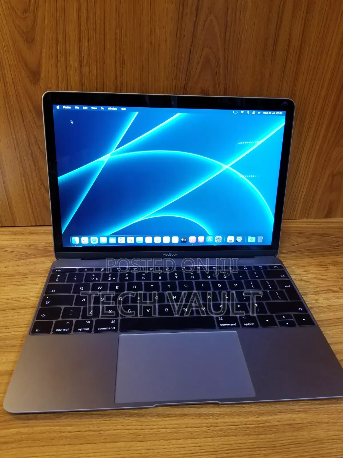 New Laptop Apple MacBook 2017 8GB Intel Core i7 SSD 256GB