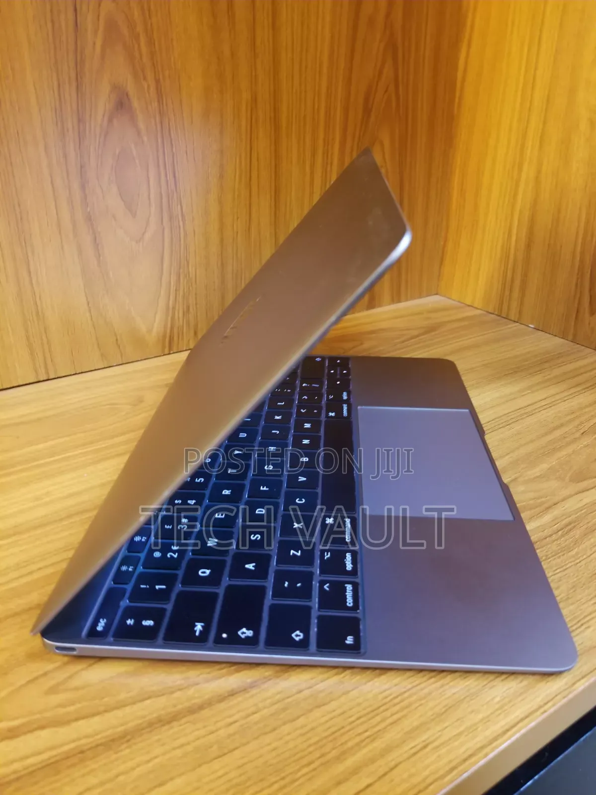 New Laptop Apple MacBook 2017 8GB Intel Core i7 SSD 256GB