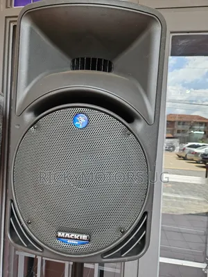 UK Used Mackie Passive Speakers 2pics