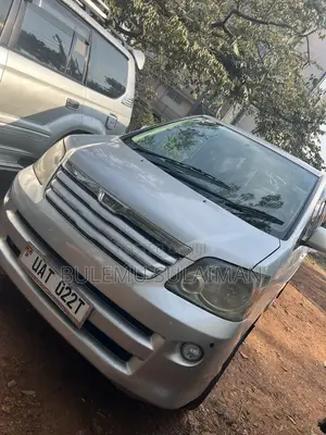 Toyota Noah 2.0 FWD (8 Seater) 2003 Silver