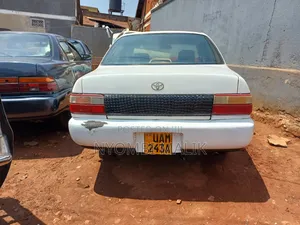 Toyota Corolla 1997 White
