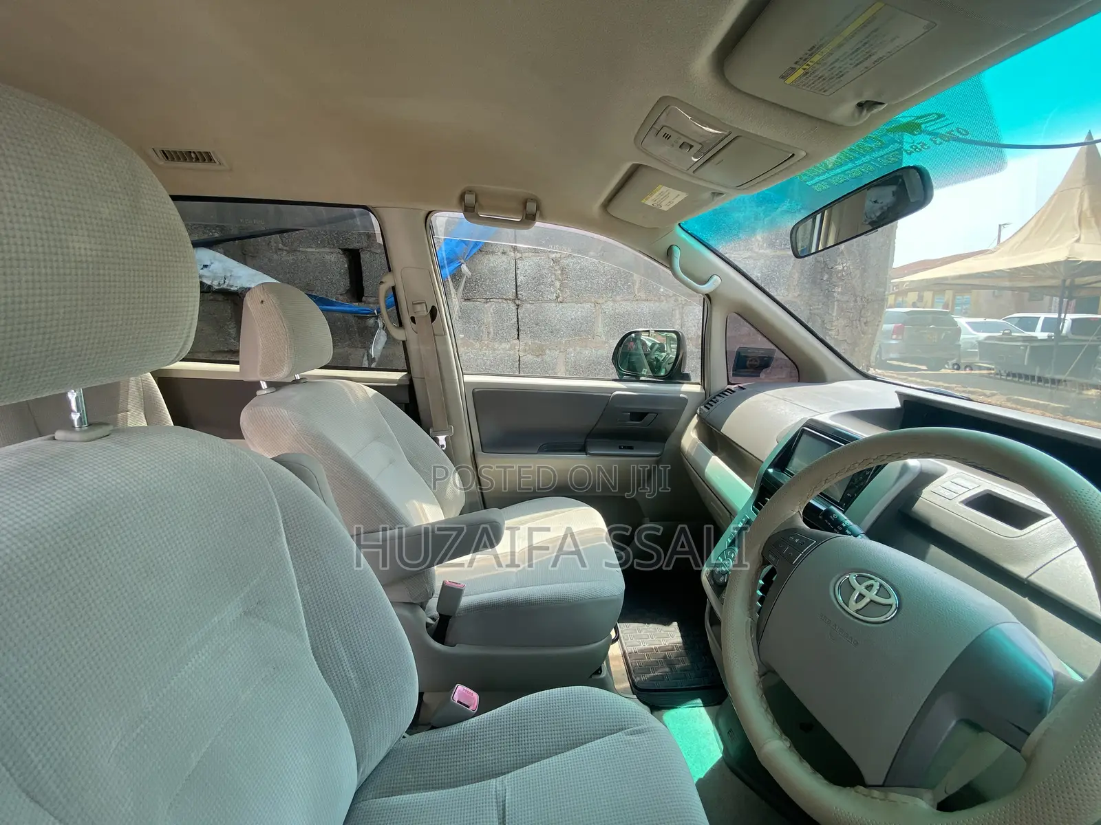 Toyota Noah 2010 White