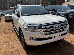 Toyota Land Cruiser 2015 White